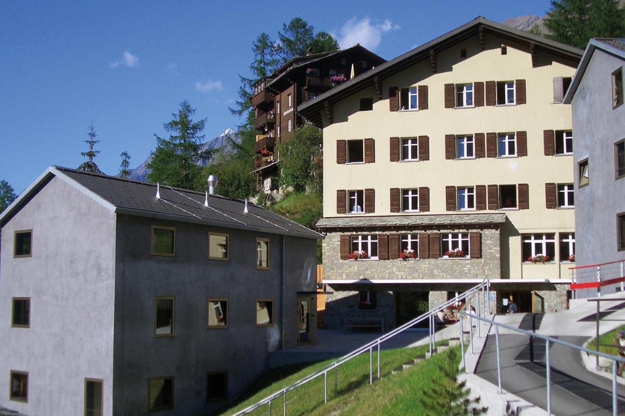 Youth - Private Hostel