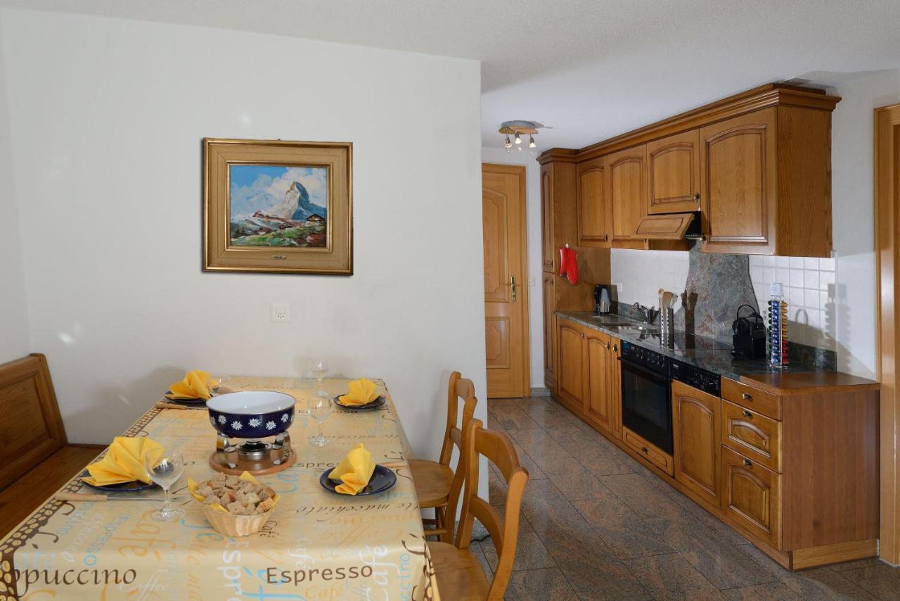Aura Apartment *