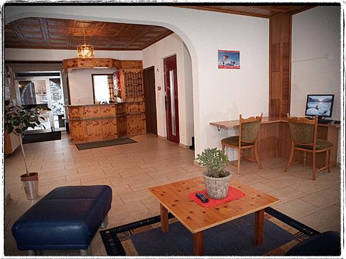 Primavera Hotel 2*
