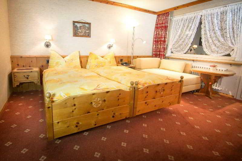 Adonis Hotel