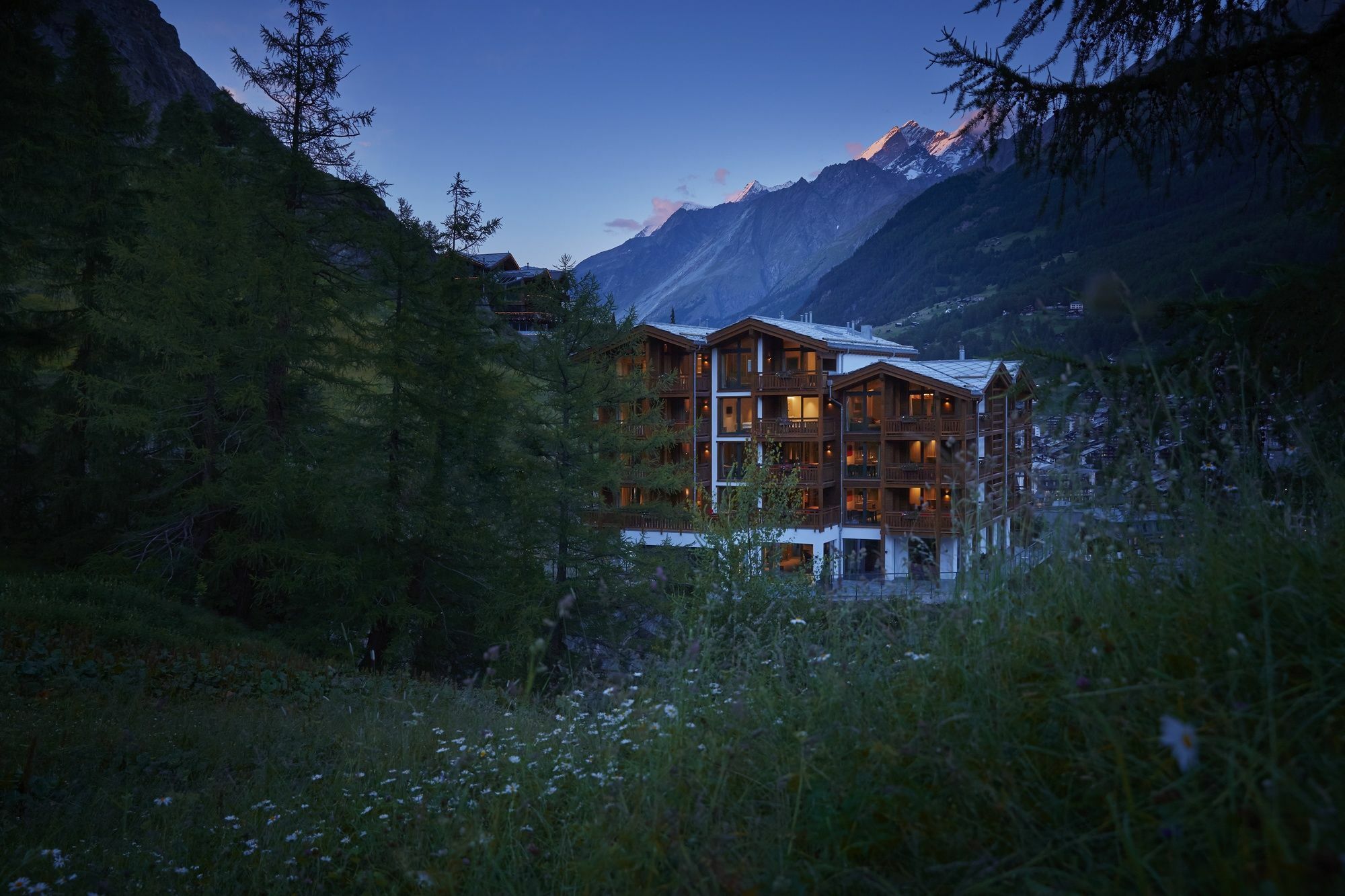 La Vue Luxury Living