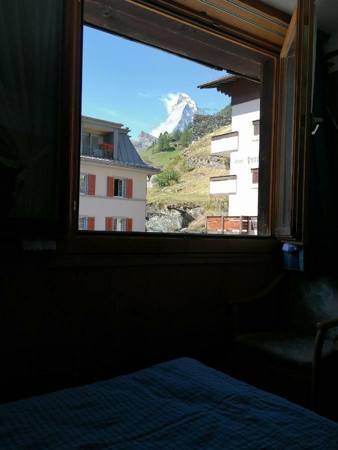 Petit Helvetia Budget Hotel Zermatt