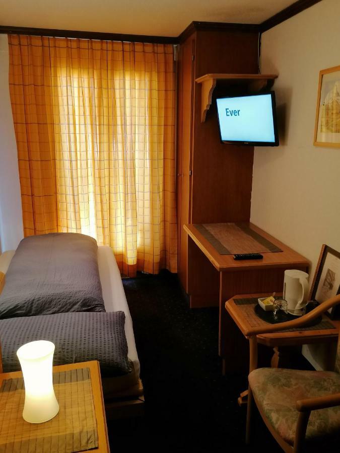 Petit Helvetia Budget Hotel 2*