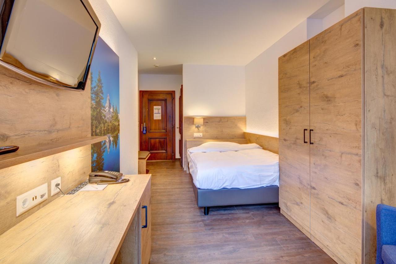 Hotel Alpen & 4*