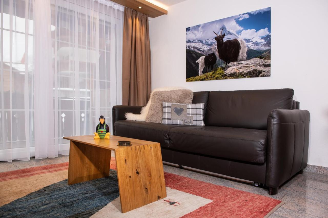Apartment Aura