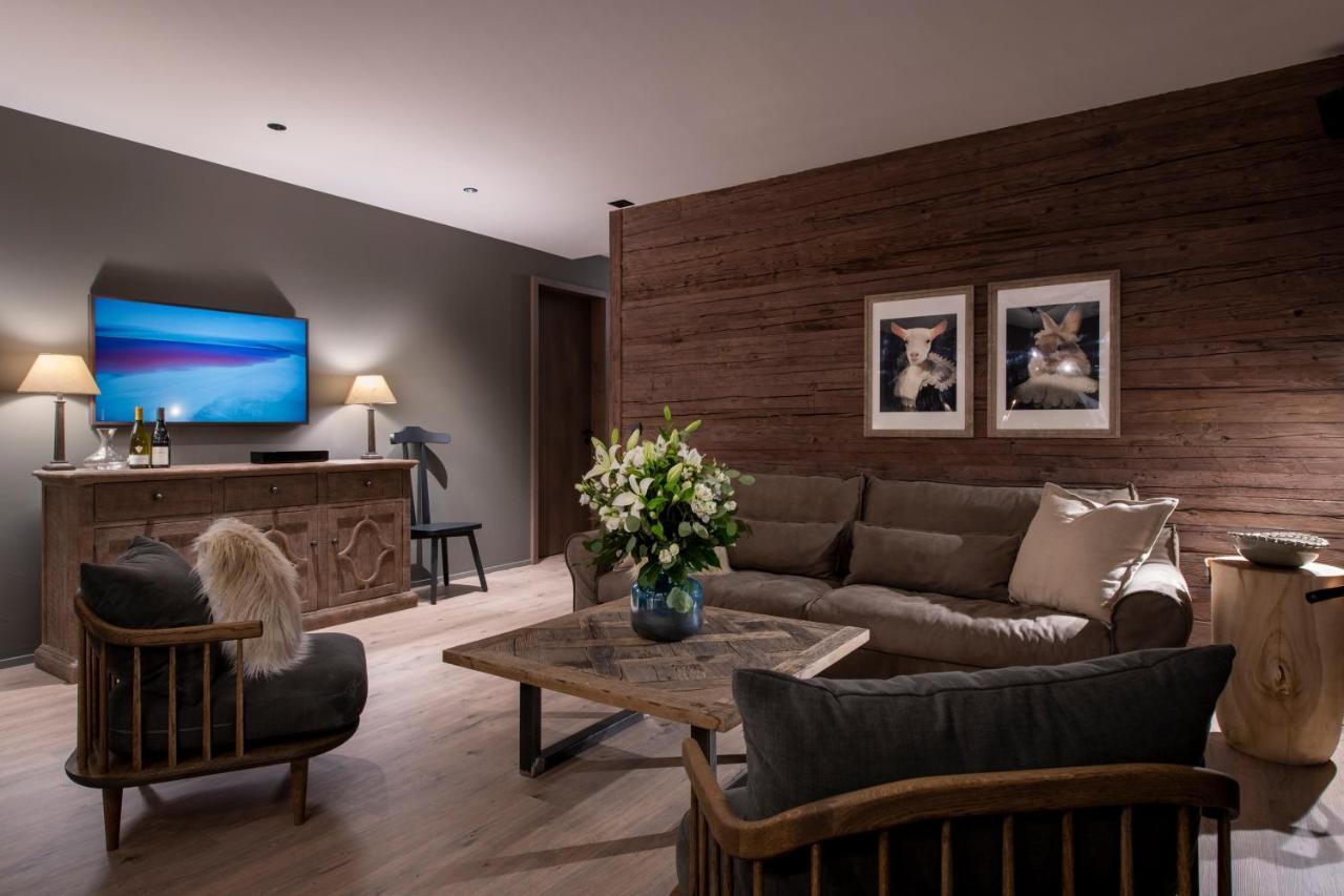 B Five Luxury Apartment *