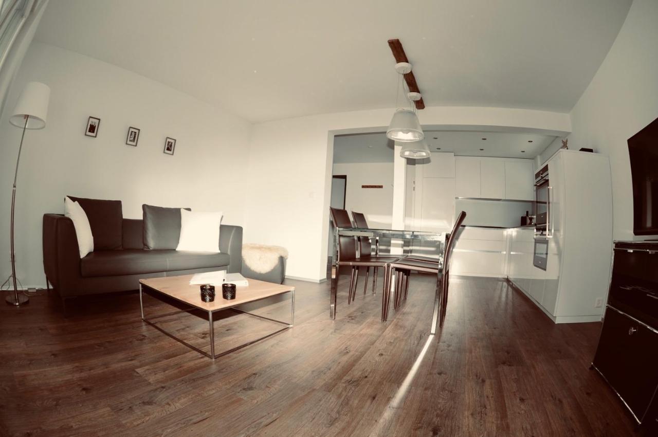 Emelie 4**** Apartment *