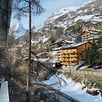 Cosy Modern Apartment With Balcony And Matterhorn View