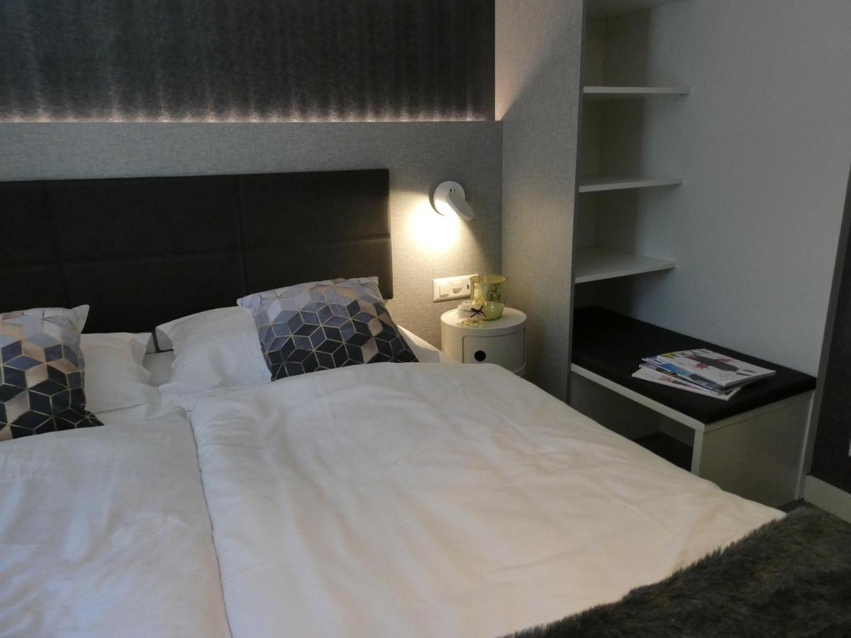Apartment Central & Elegant Apartments,Partially With Fireplace, By Zermatt Rental *