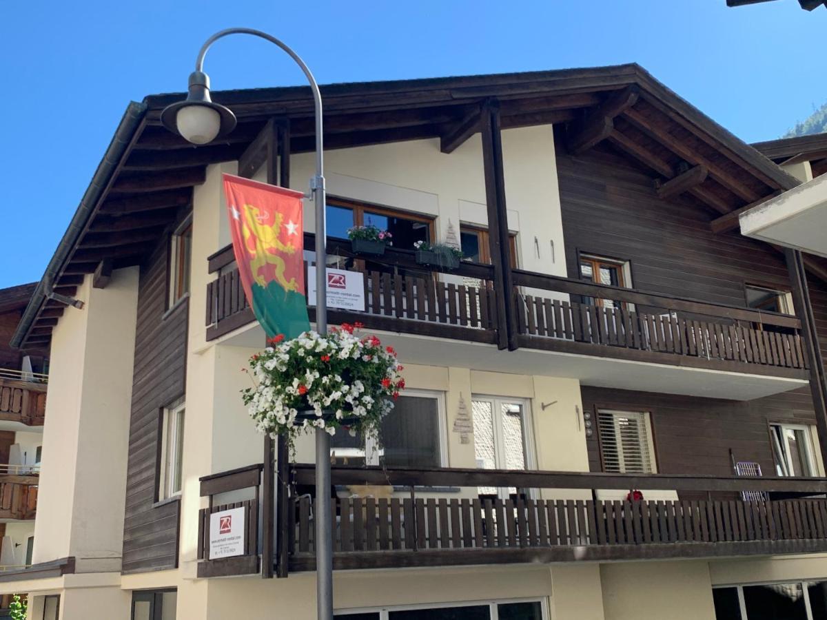 Central & Elegant Apartments,Partially With Fireplace, By Zermatt Rental *
