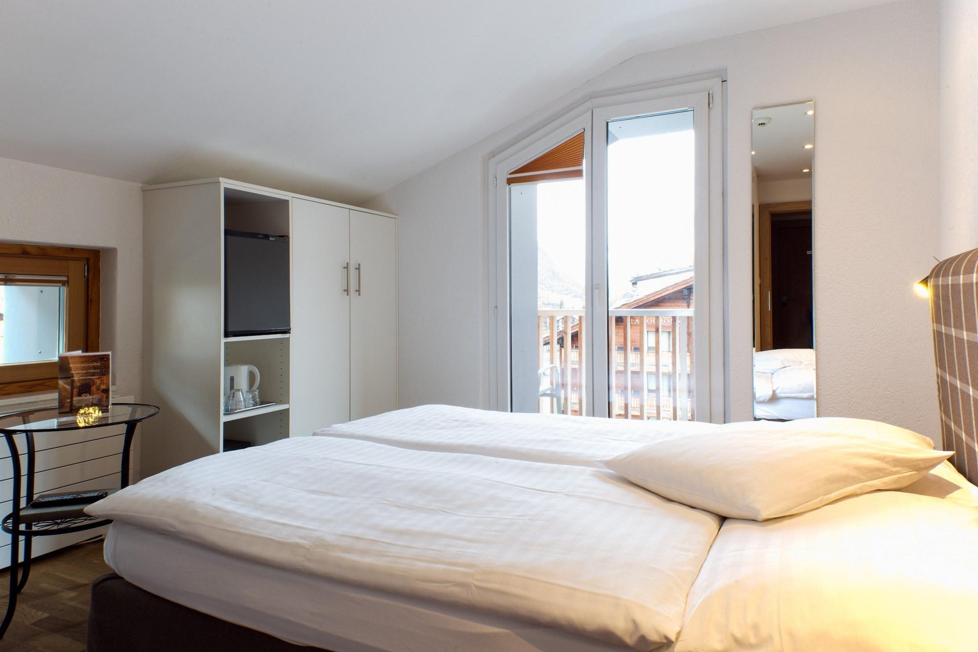Bristol Hotel 3*