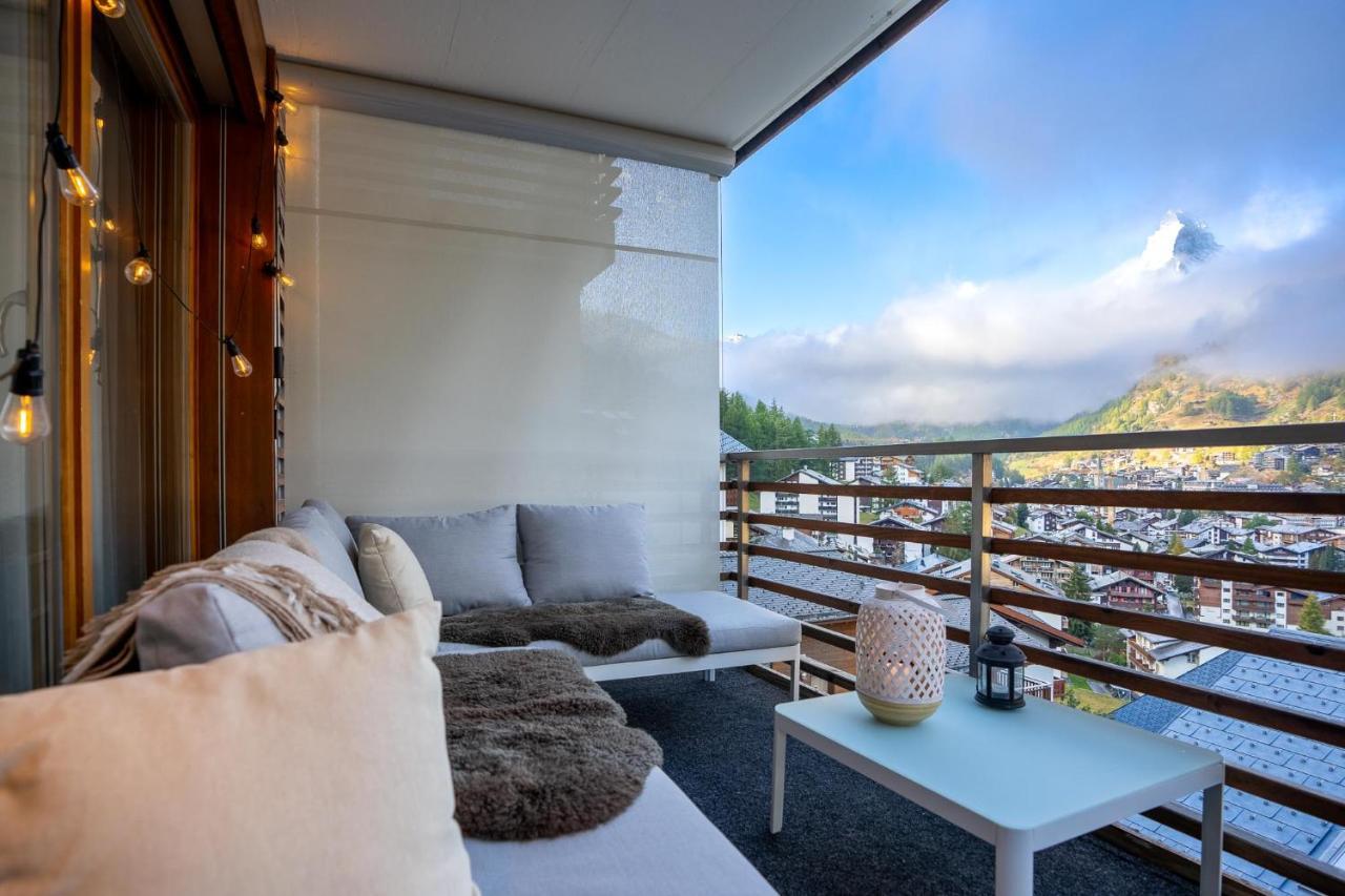 Modern With View Over Apartment