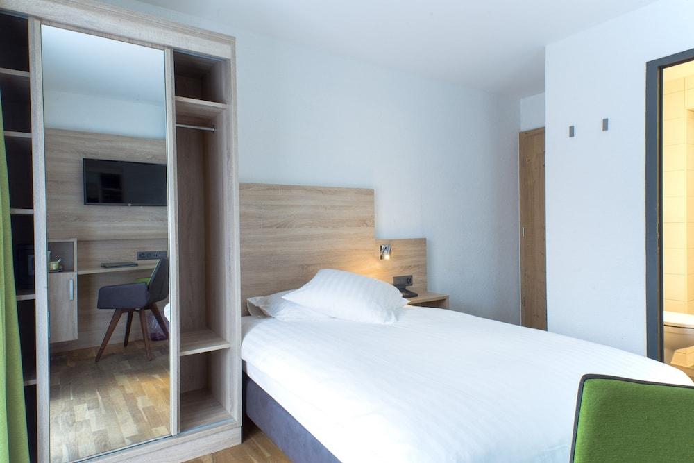 Bristol Hotel 3*