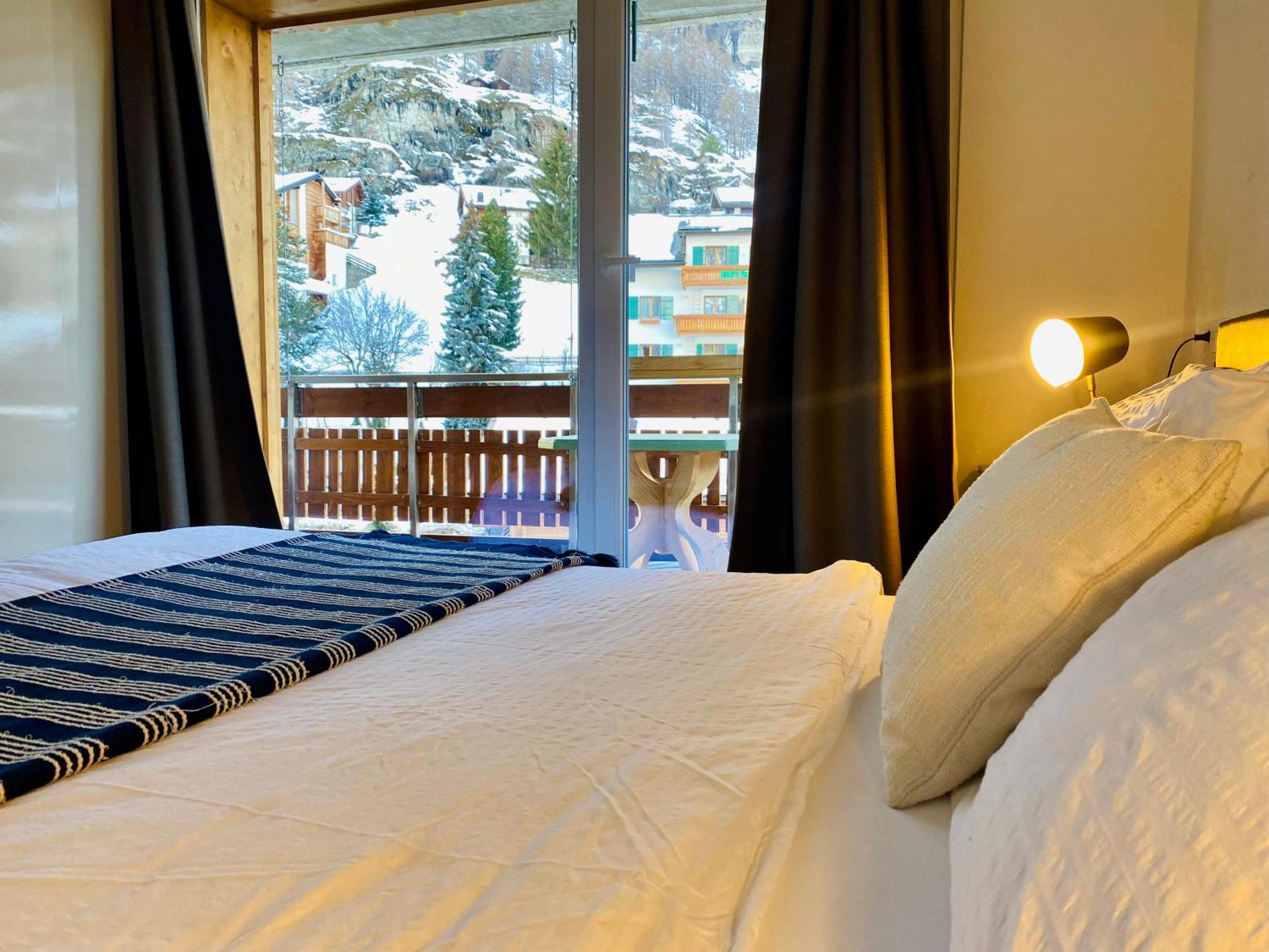 Cosy Modern With Balcony And Matterhorn View *
