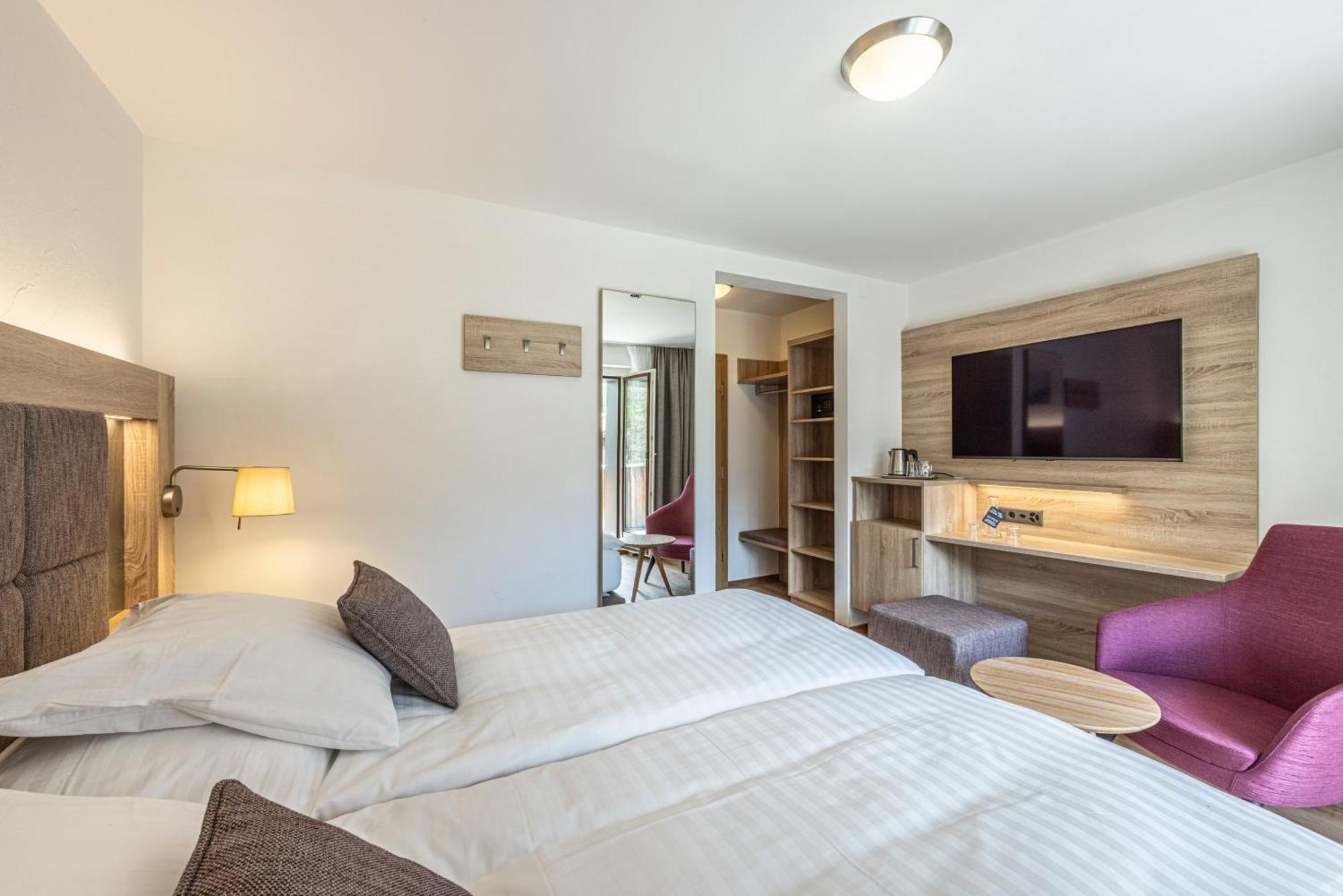 Bristol Hotel 3*