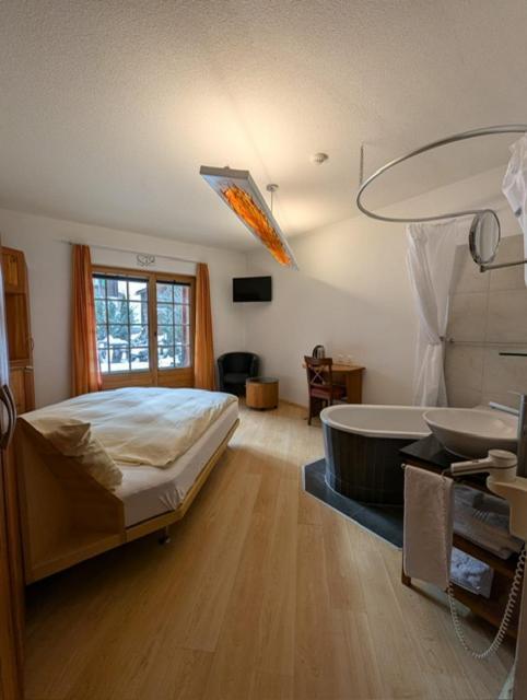 Rising Sun Apartment *