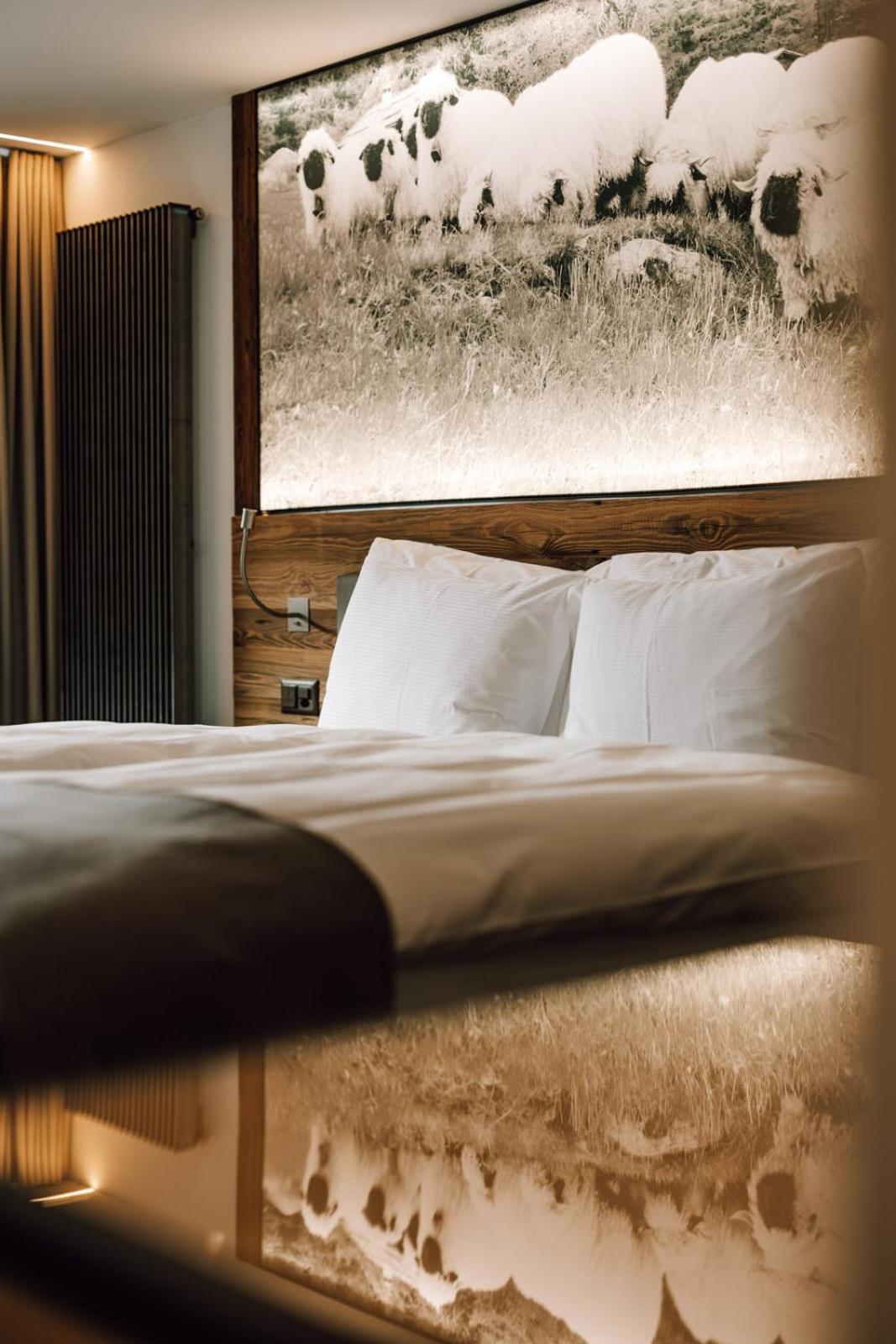 Europe & Hotel 4*