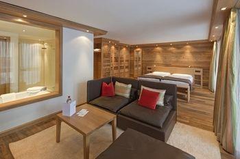 Hotel Petit Schonegg 4*