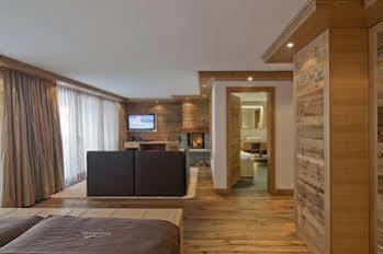 Hotel Petit Schonegg 4*