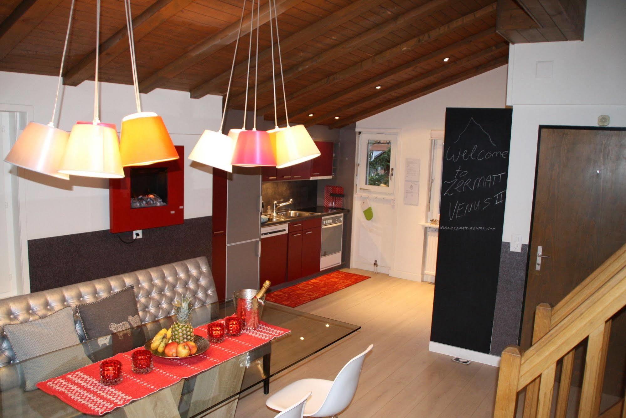 Central & Elegant Apartments,Partially With Fireplace, By Zermatt Rental *