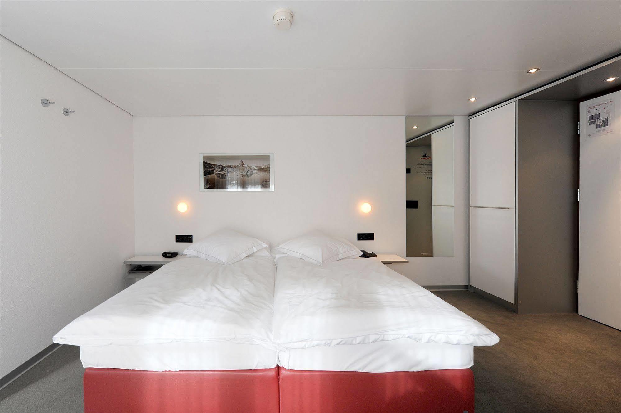 Ambiance Hotel 3*