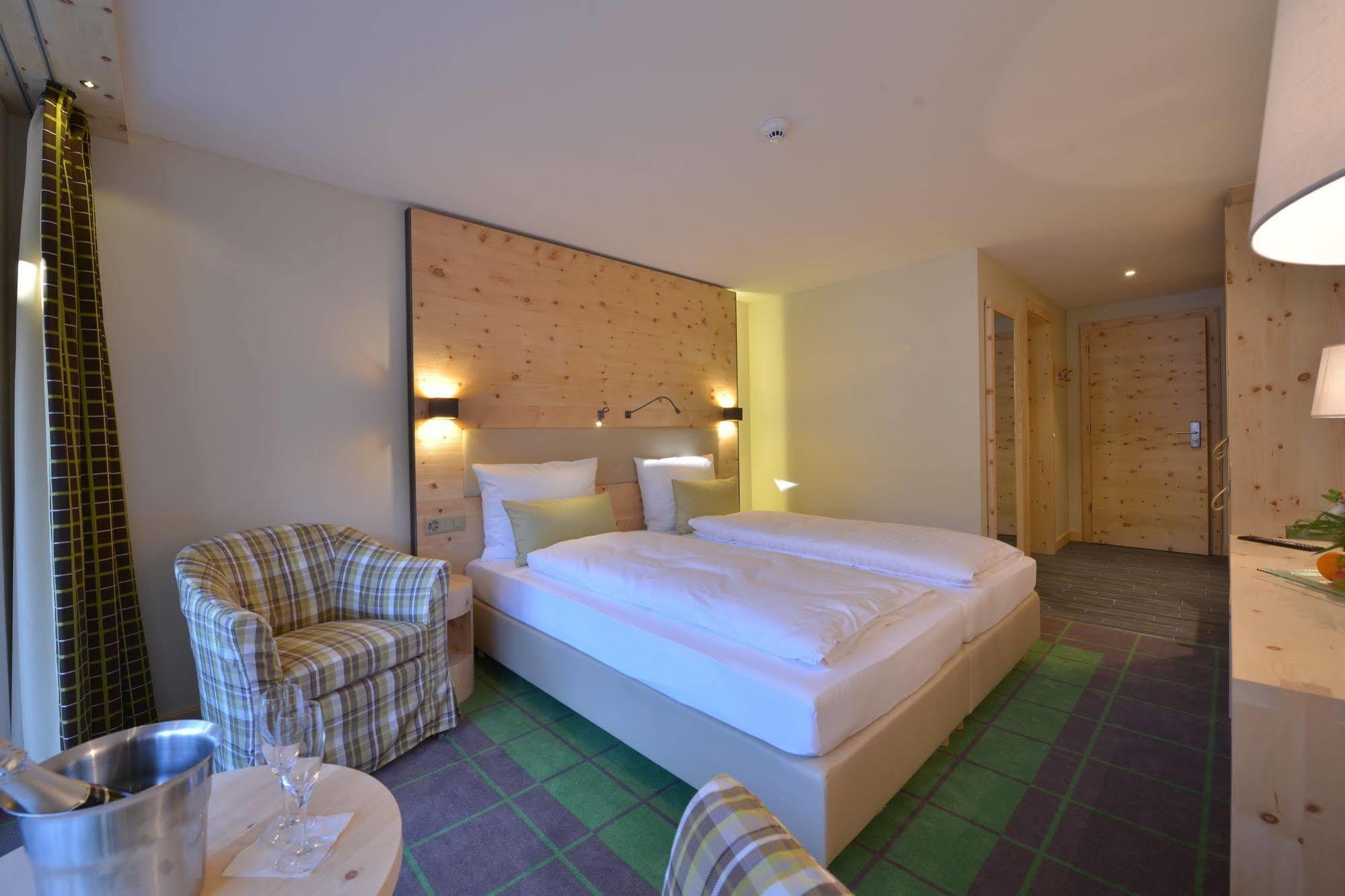 Hotel Alpenhotel Fleurs De 4*
