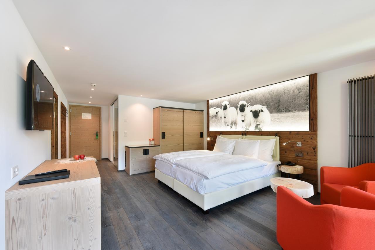 Europe & Hotel