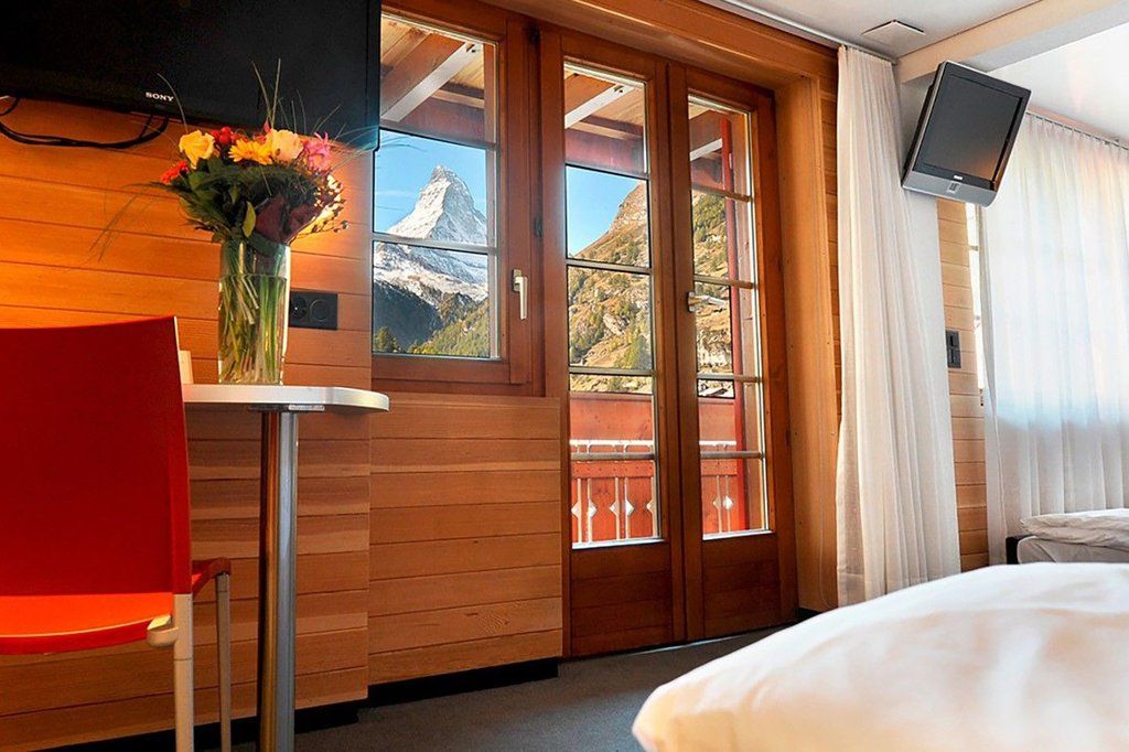 Ambiance Hotel 3*