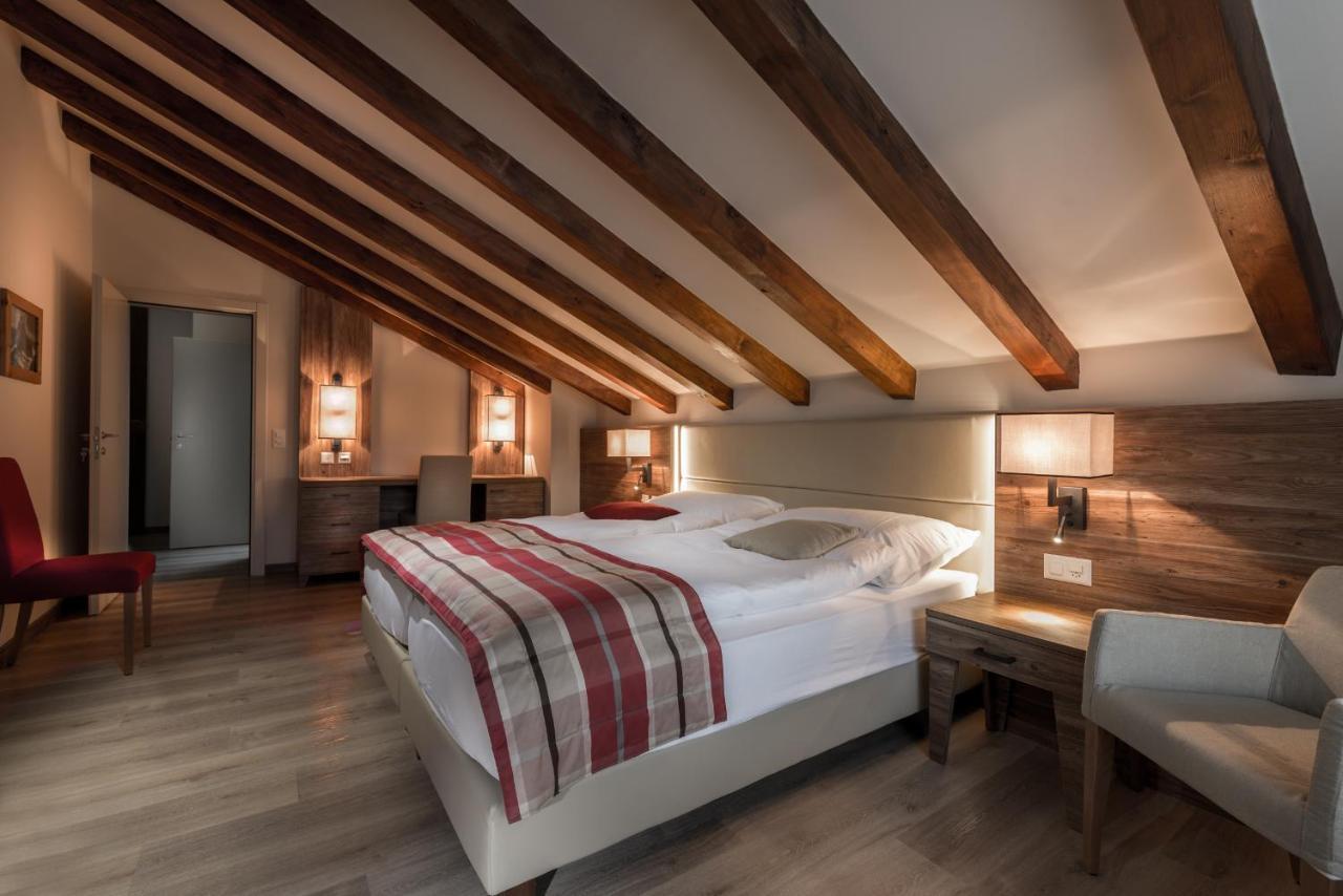 Ambassador Hotel 4*