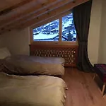 Chalet-Style Apartment With Matterhorn View