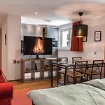Village Apartment With Matterhorn View