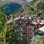 Hotel Holiday