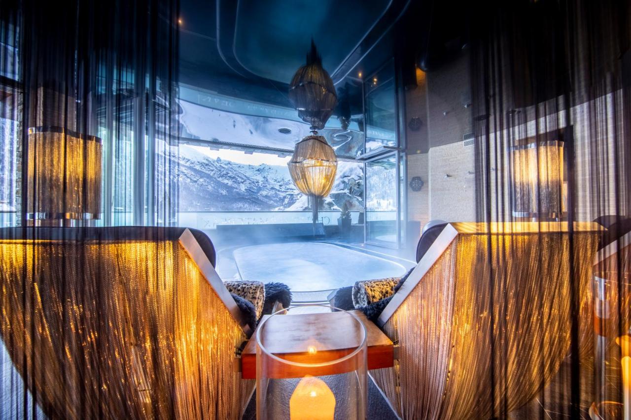 Peak - Your Own Private Luxury - Includes Professional Staff And Catering - Voted World's Chalet