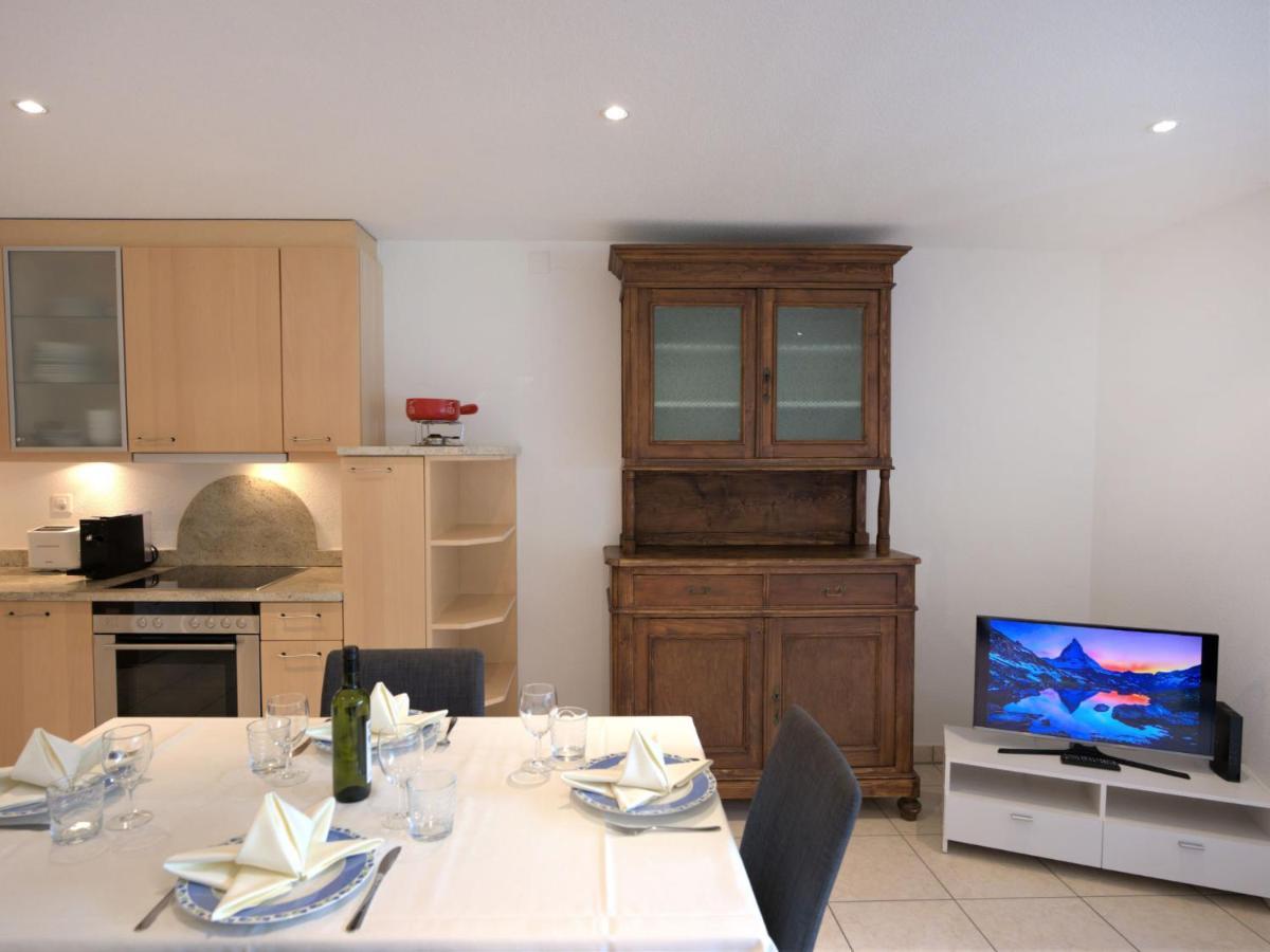 Apartment Apartment La Prairie By Interhome