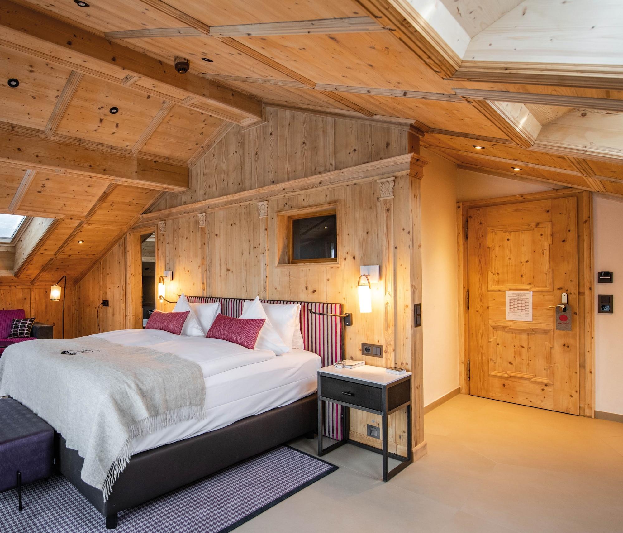 Tradition Julen Hotel 4*