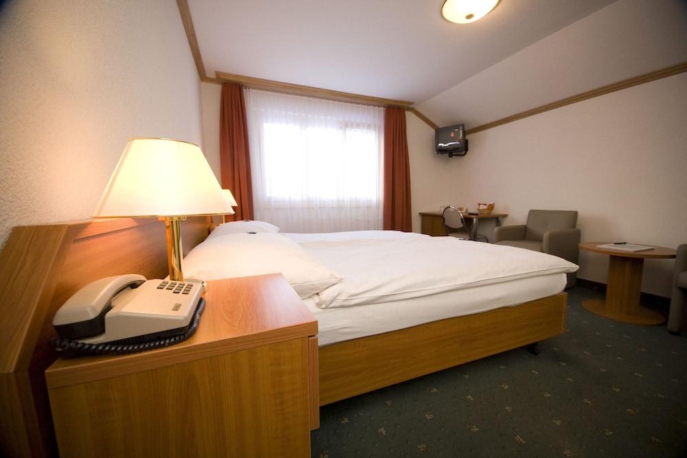Elite Hotel 3*