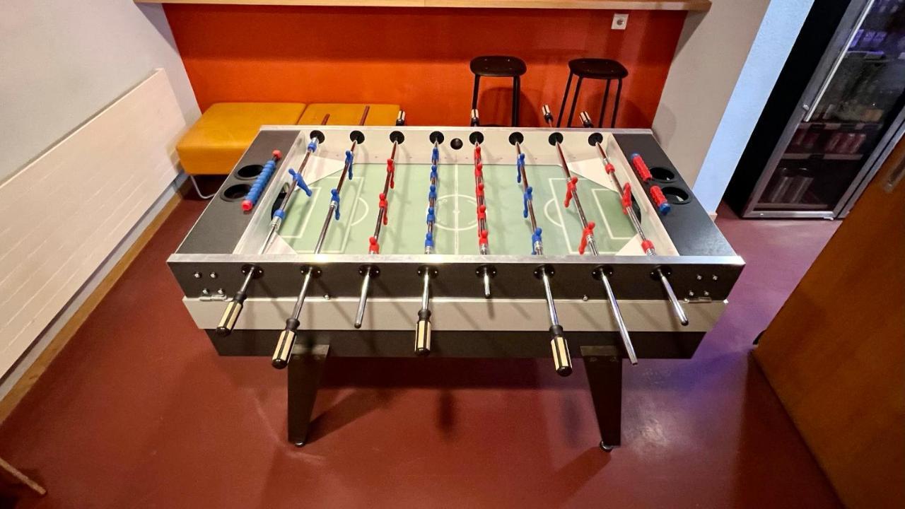 Youth Hostel *