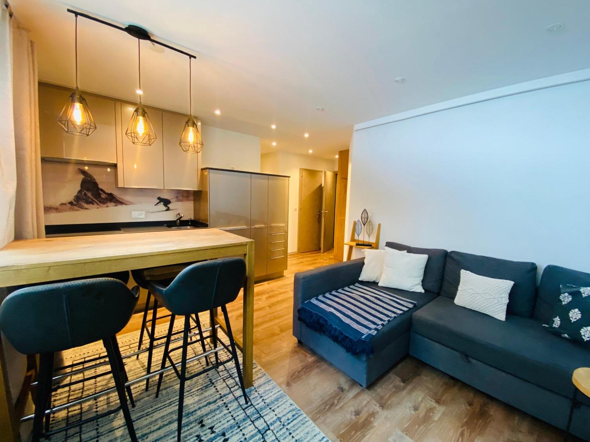 Cosy Modern With Balcony And Matterhorn View *