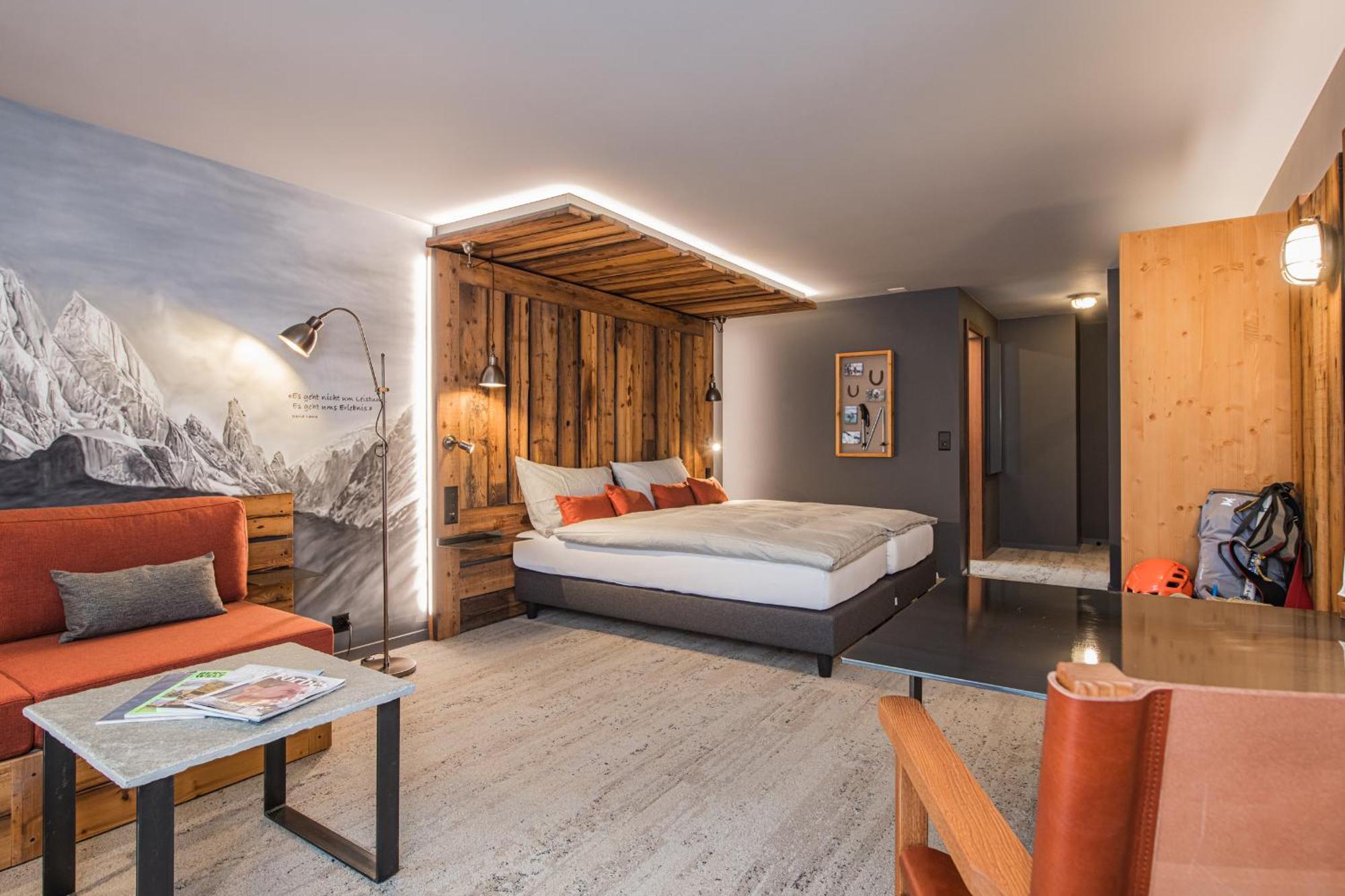 Basecamp Hotel