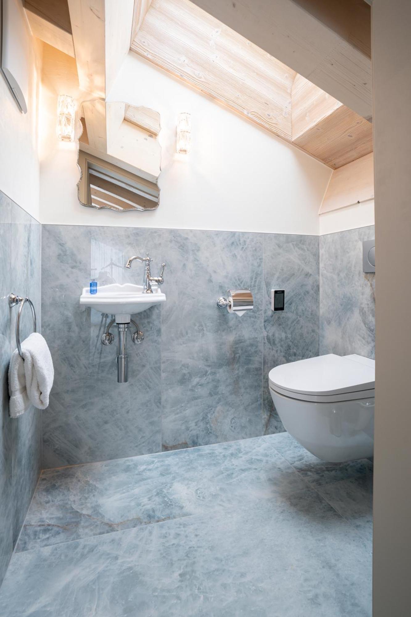 Mirabeau Etoile Hotel