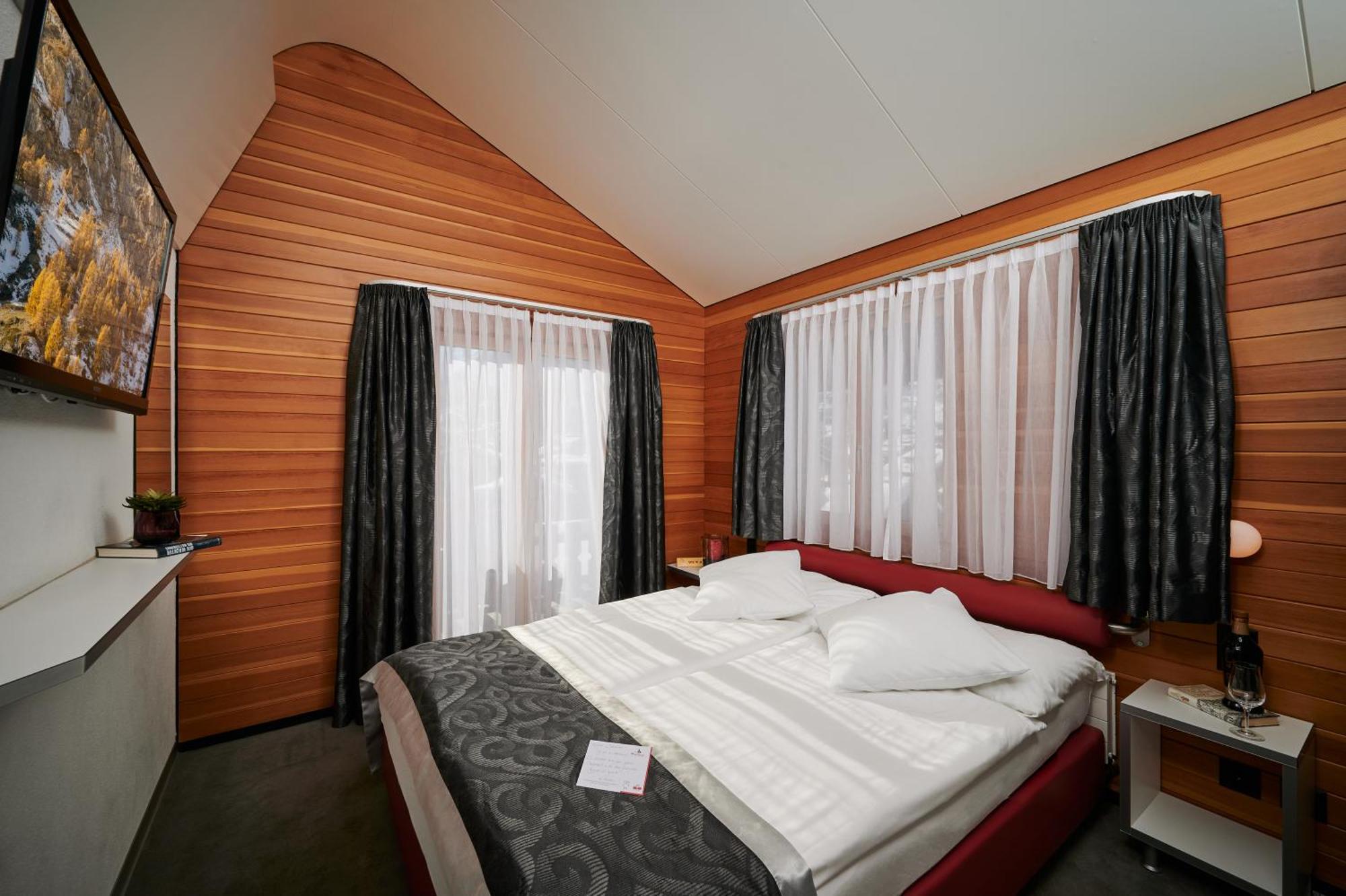 Ambiance Hotel 3*
