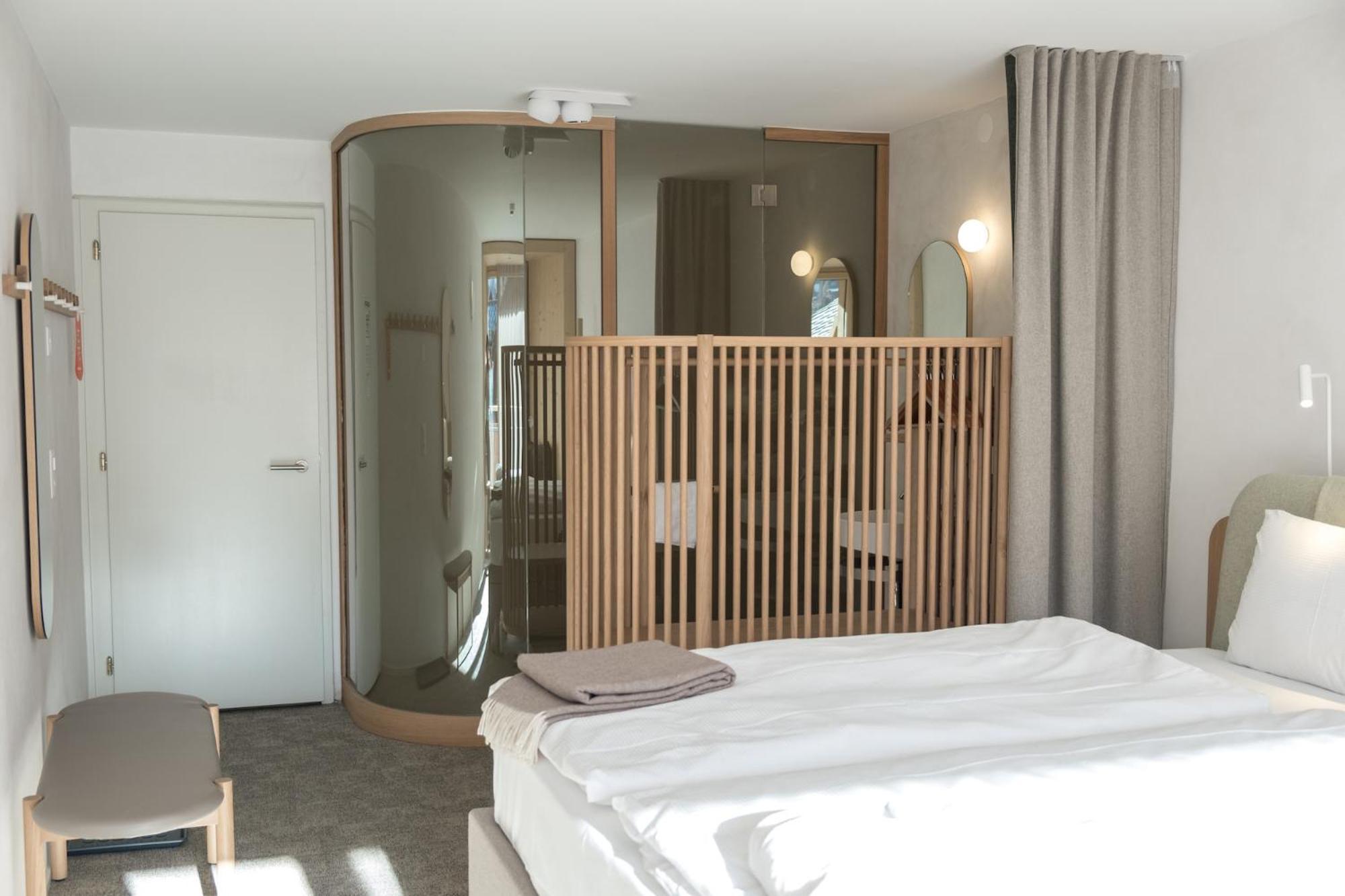 Carina Hotel