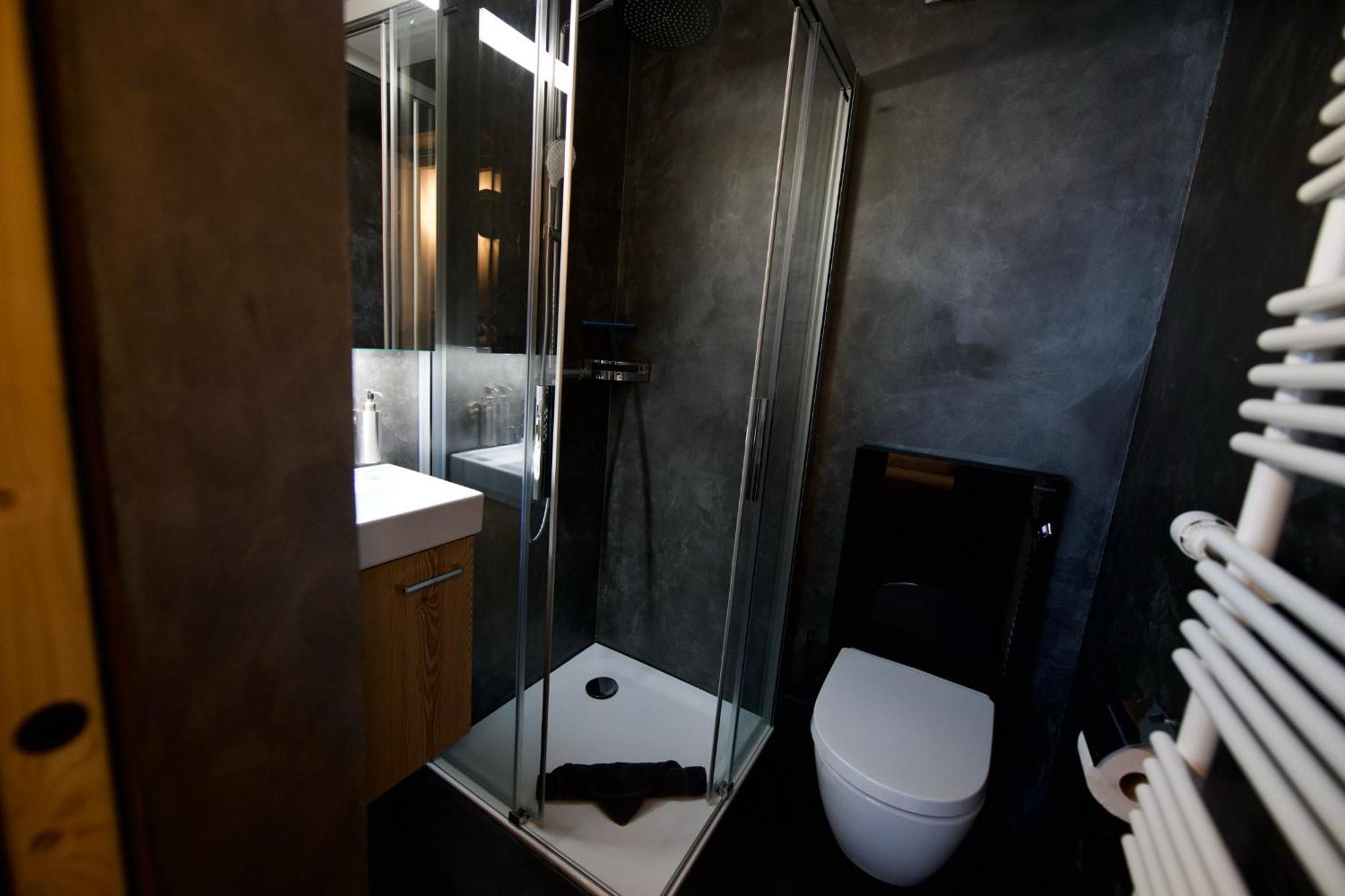 Ninni Apartment