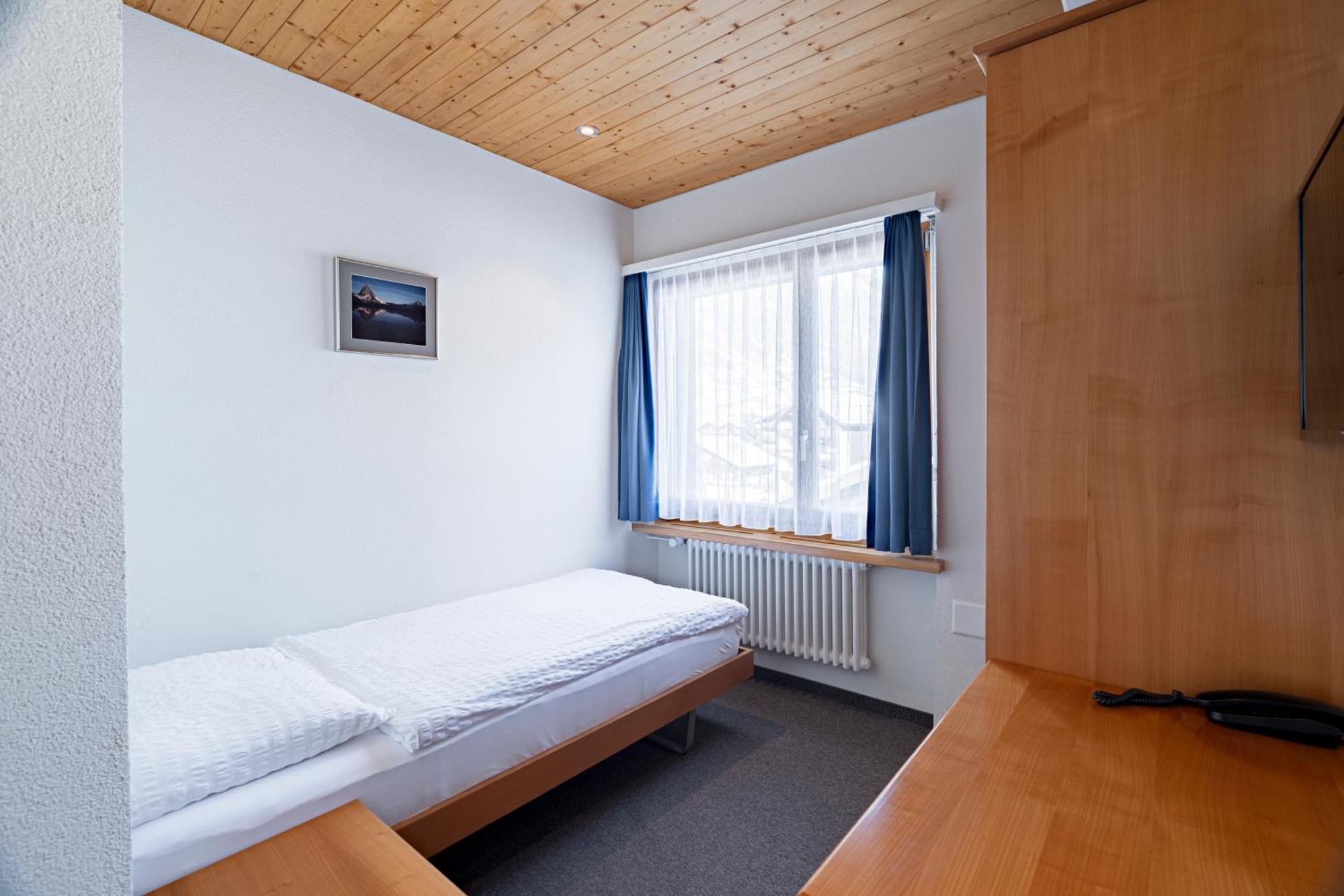 Parnass Hotel 3*