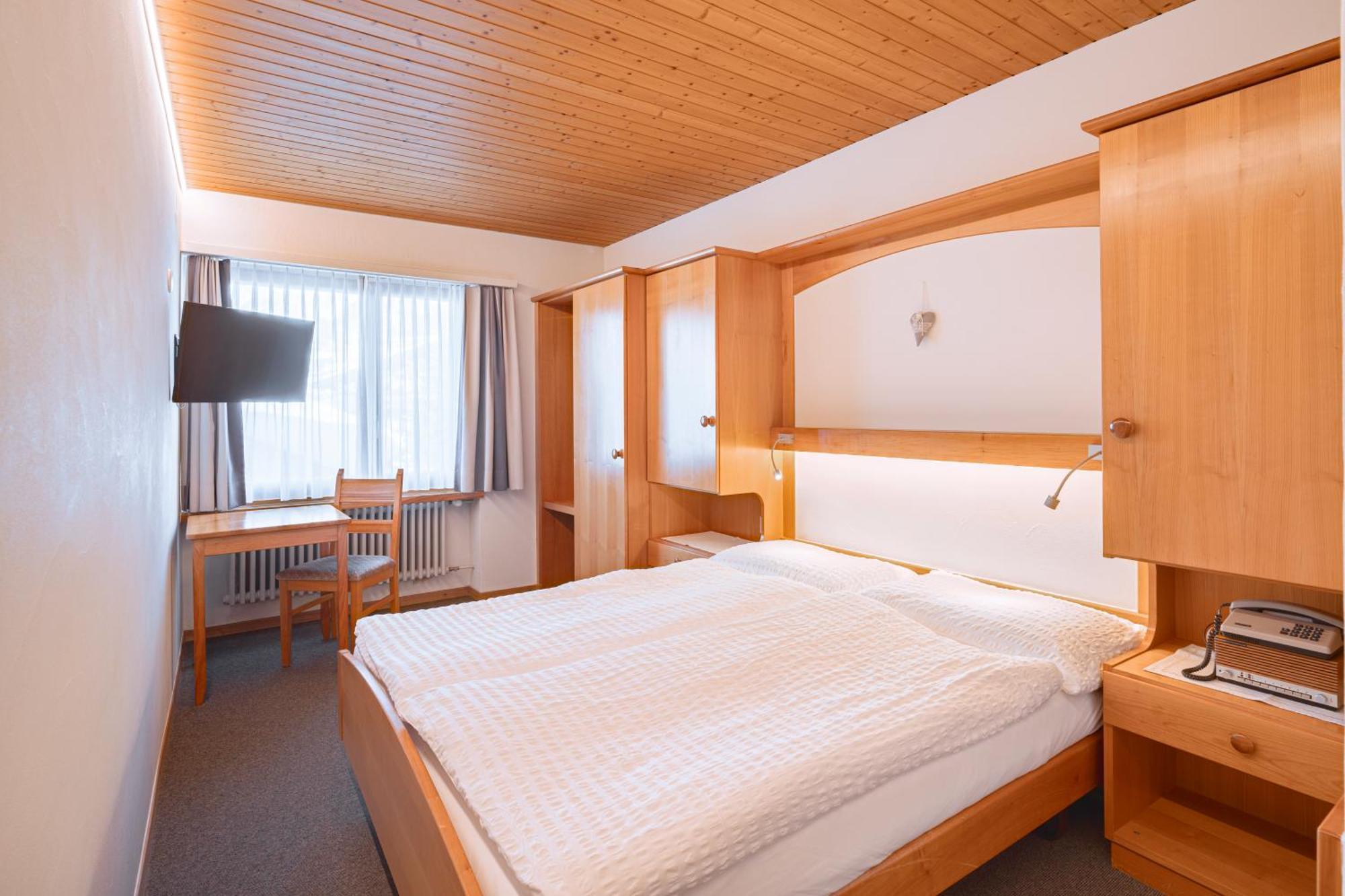 Parnass Hotel 3*