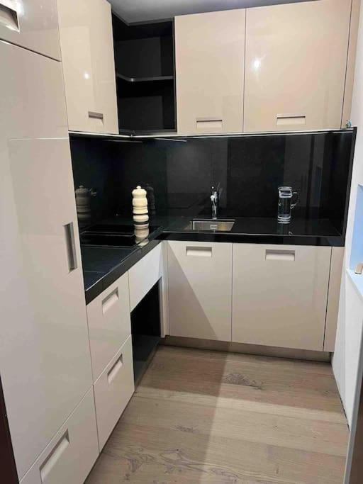 Modern With Matterhorn View Apartment *