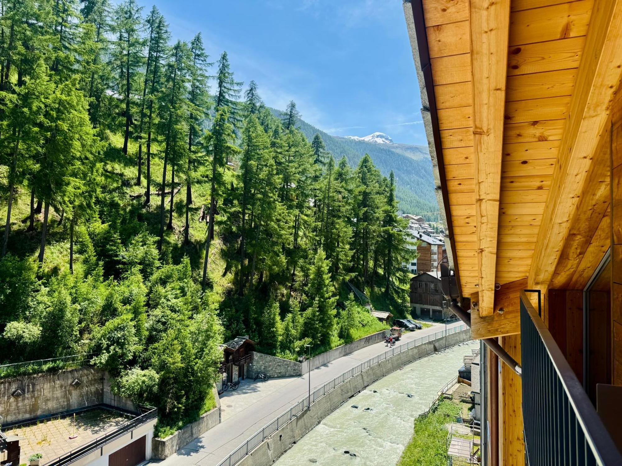 Peaky Riders Self Check-in Hotel Zermatt