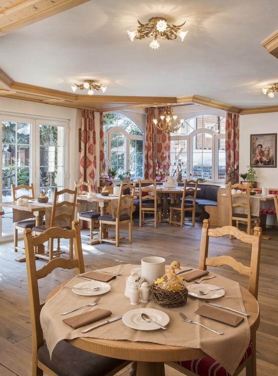 Chesa Valese Hotel 4*