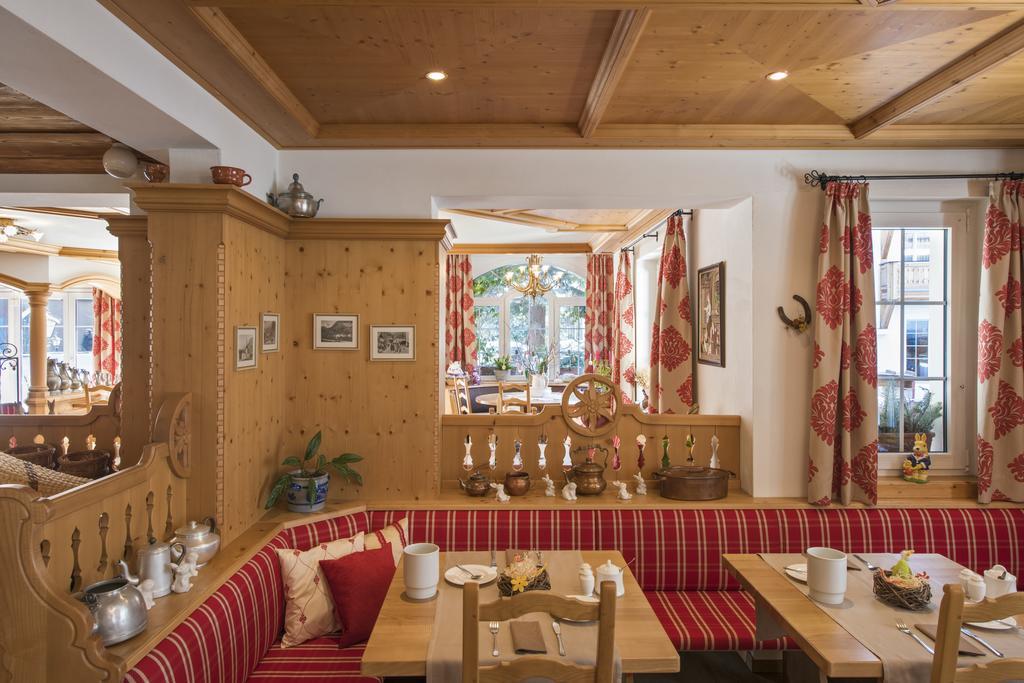 Chesa Valese Hotel
