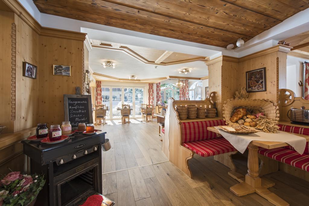 Chesa Valese Hotel 4*